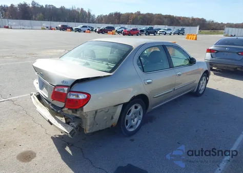 2000 Infiniti I30 Luxury/Touring z USA, uszkodzony, nr VIN JNKCA31A4YT115129